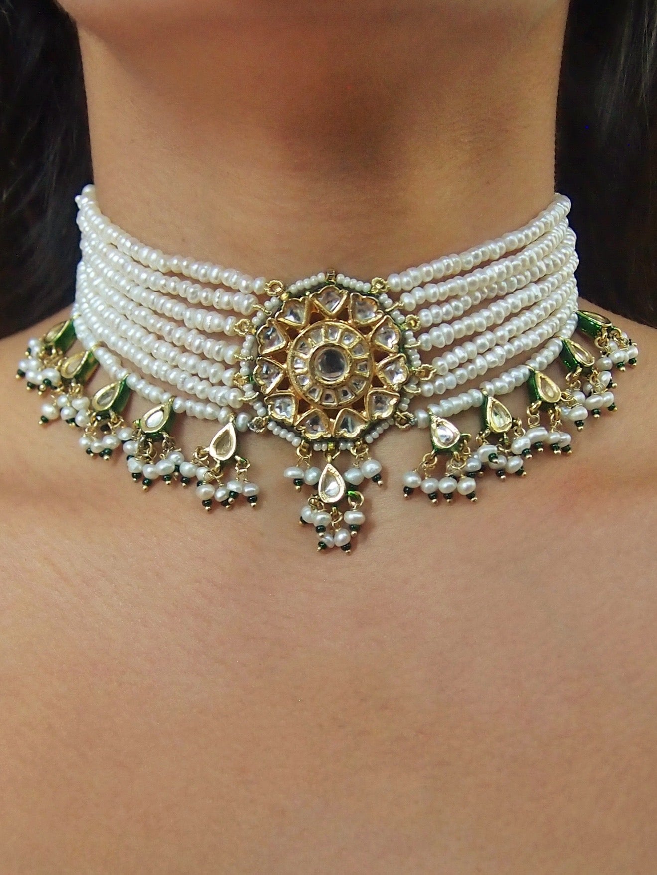 Khandan Choker